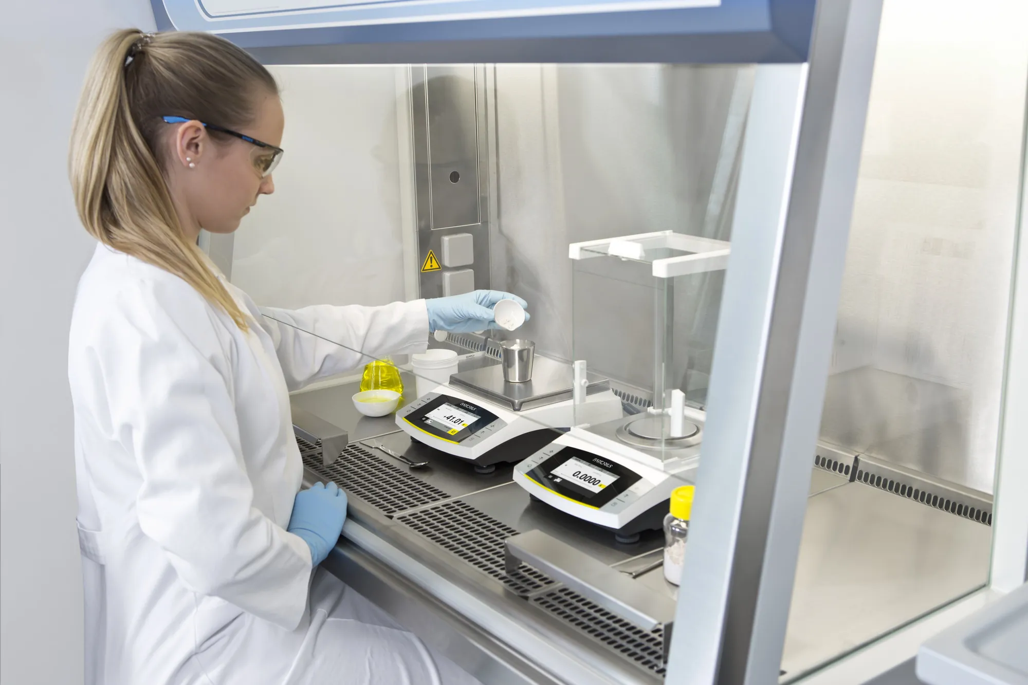 Arbeiten Sie geschützt und präzise: Die Sartorius Entris II BCA Laborwaagen unterstützen zuverlässige Probenwägungen im Wägeabzug